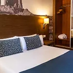فندق Adonis Plaza