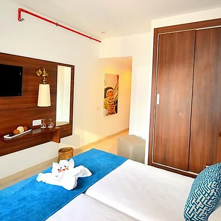 Adonis Plaza Hotel 3*