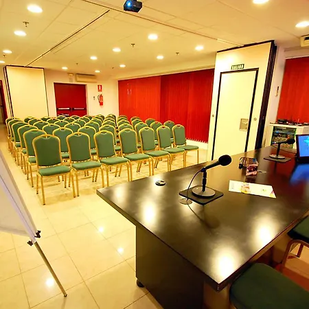 Adonis Plaza Ξενοδοχείο 3*