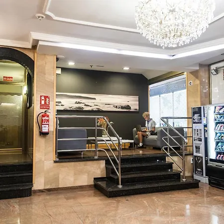 Adonis Plaza Hotel 3*