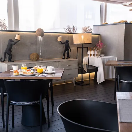 Adonis Plaza Hotel 3*