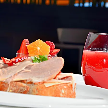 Hotel Adonis Plaza 3*