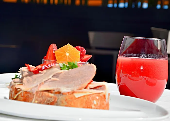 ホテル Adonis Plaza 3*