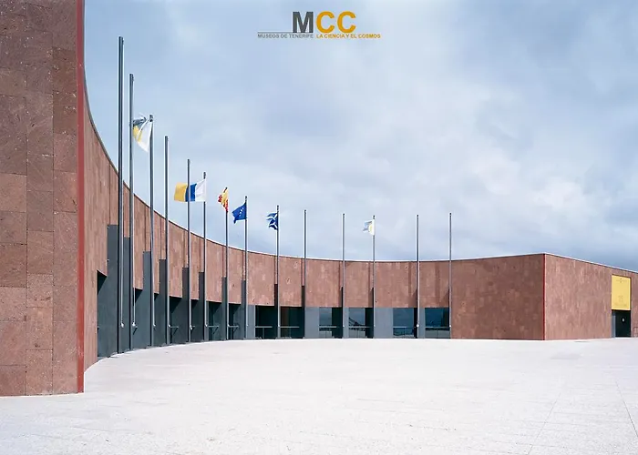 Adonis Plaza ホテル 3*