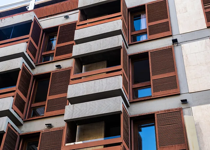 Adonis Plaza ホテル