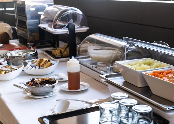 Adonis Plaza ホテル