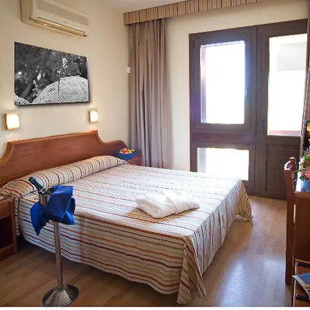Adonis Plaza 3*