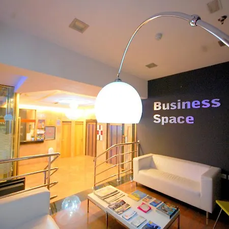 Hotel Adonis Plaza 3*