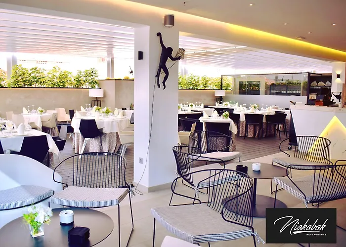 Adonis Plaza 3*